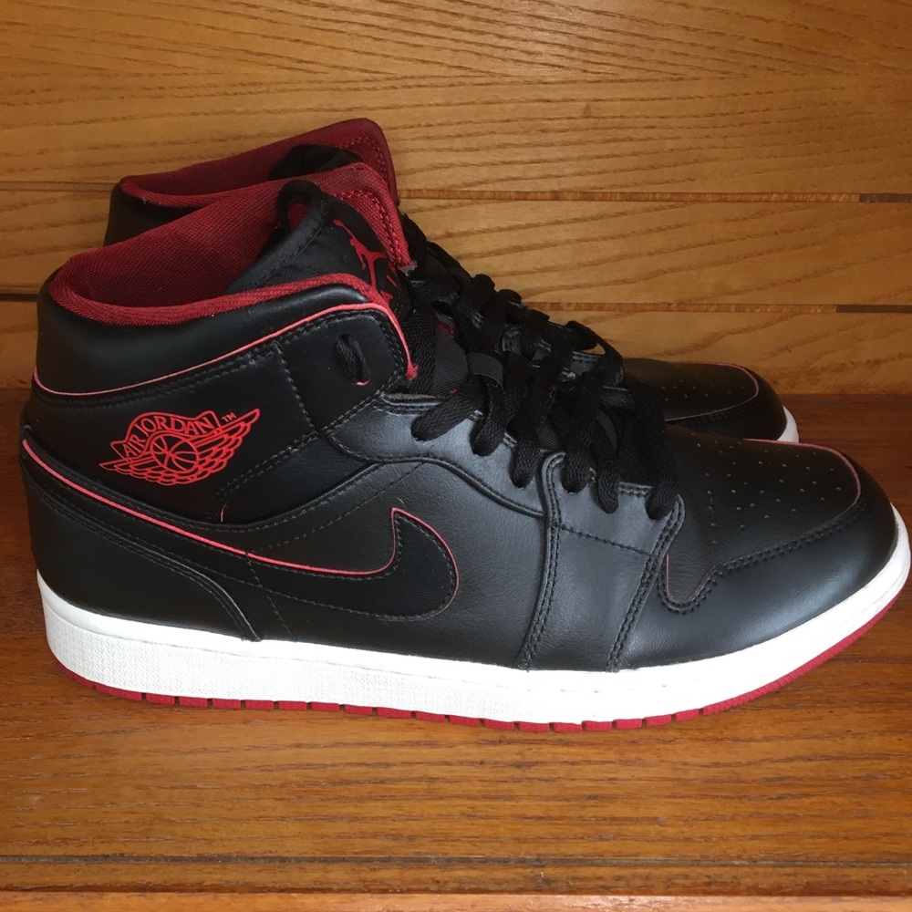 Nike Air Jordan 1 Mid Black Red Shoes Men’s SZ 10